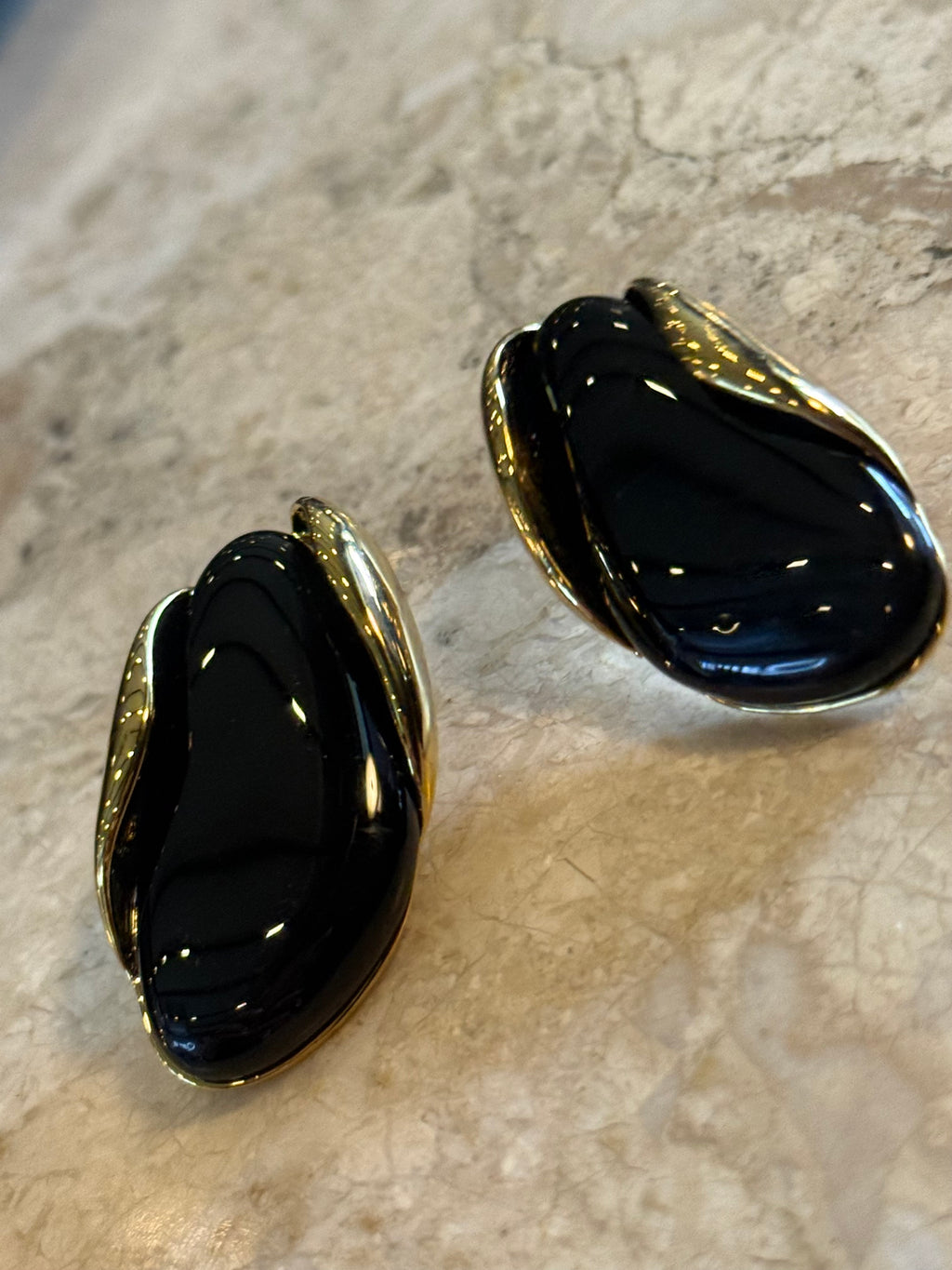 Boucle d’oreille Pure noir