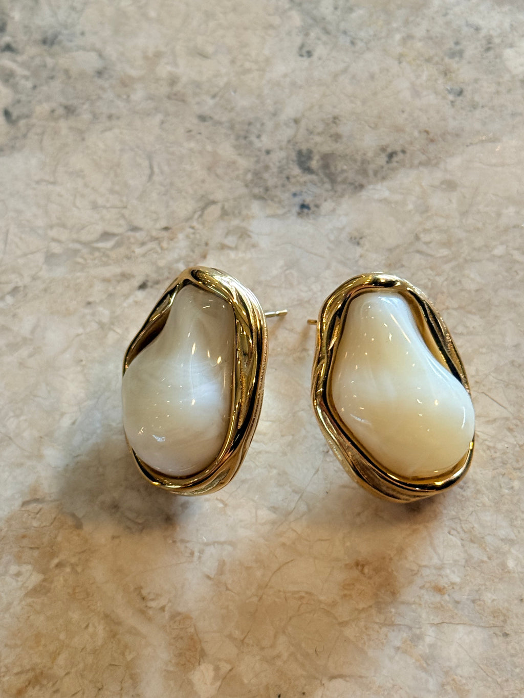 Boucle d’oreille Pure white