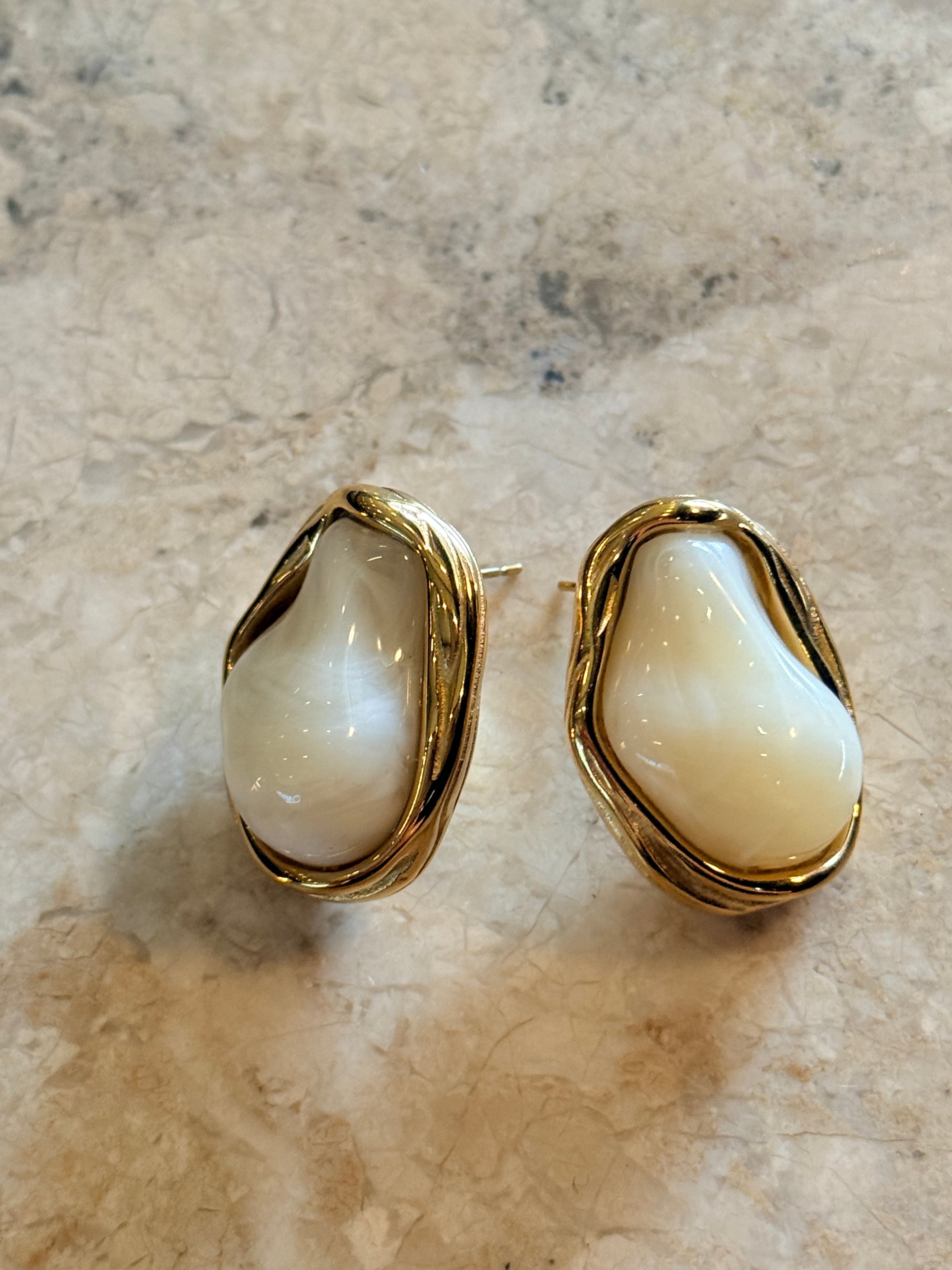 Boucle d’oreille Pure white