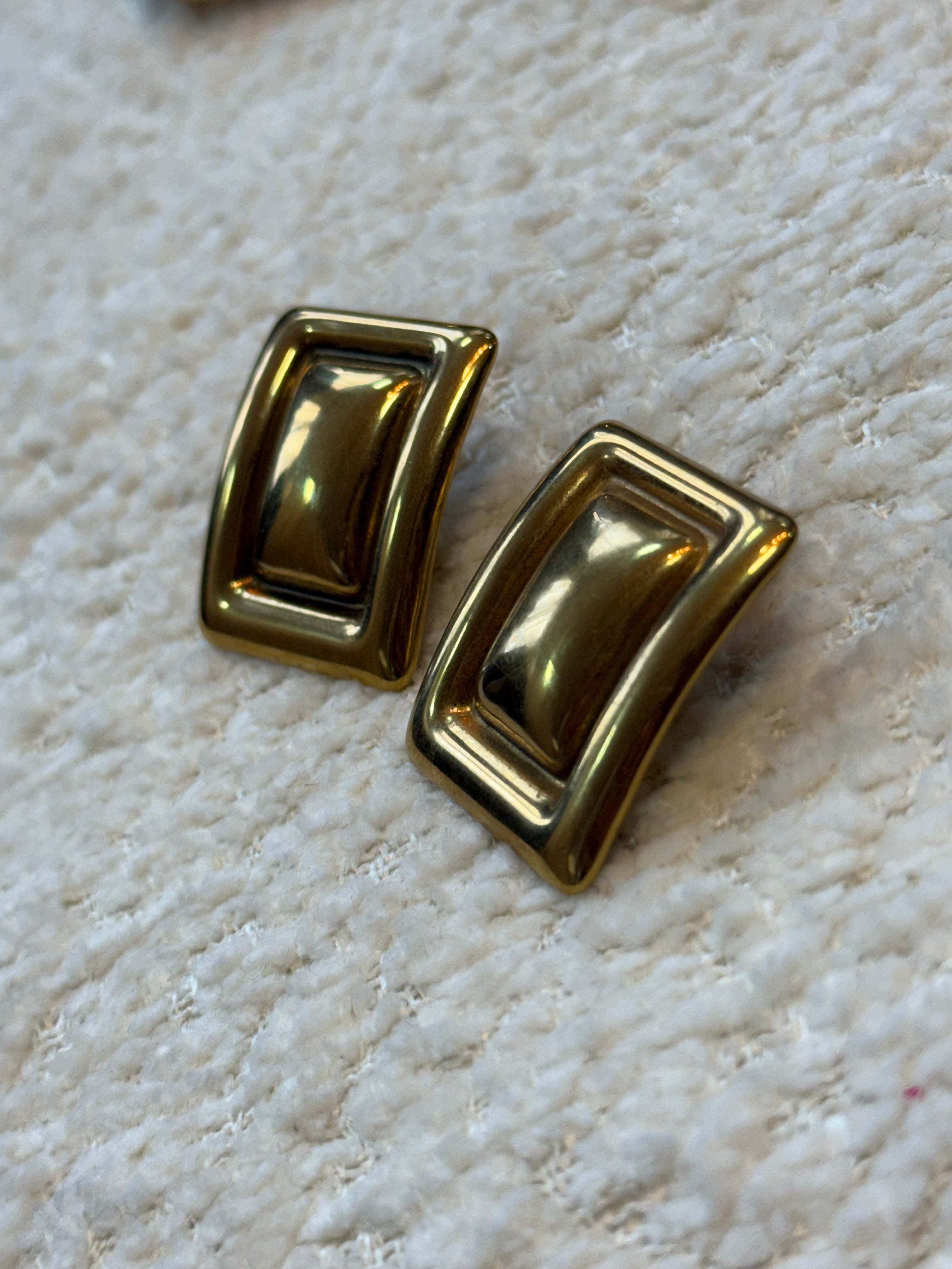 Boucle d’oreille Carré