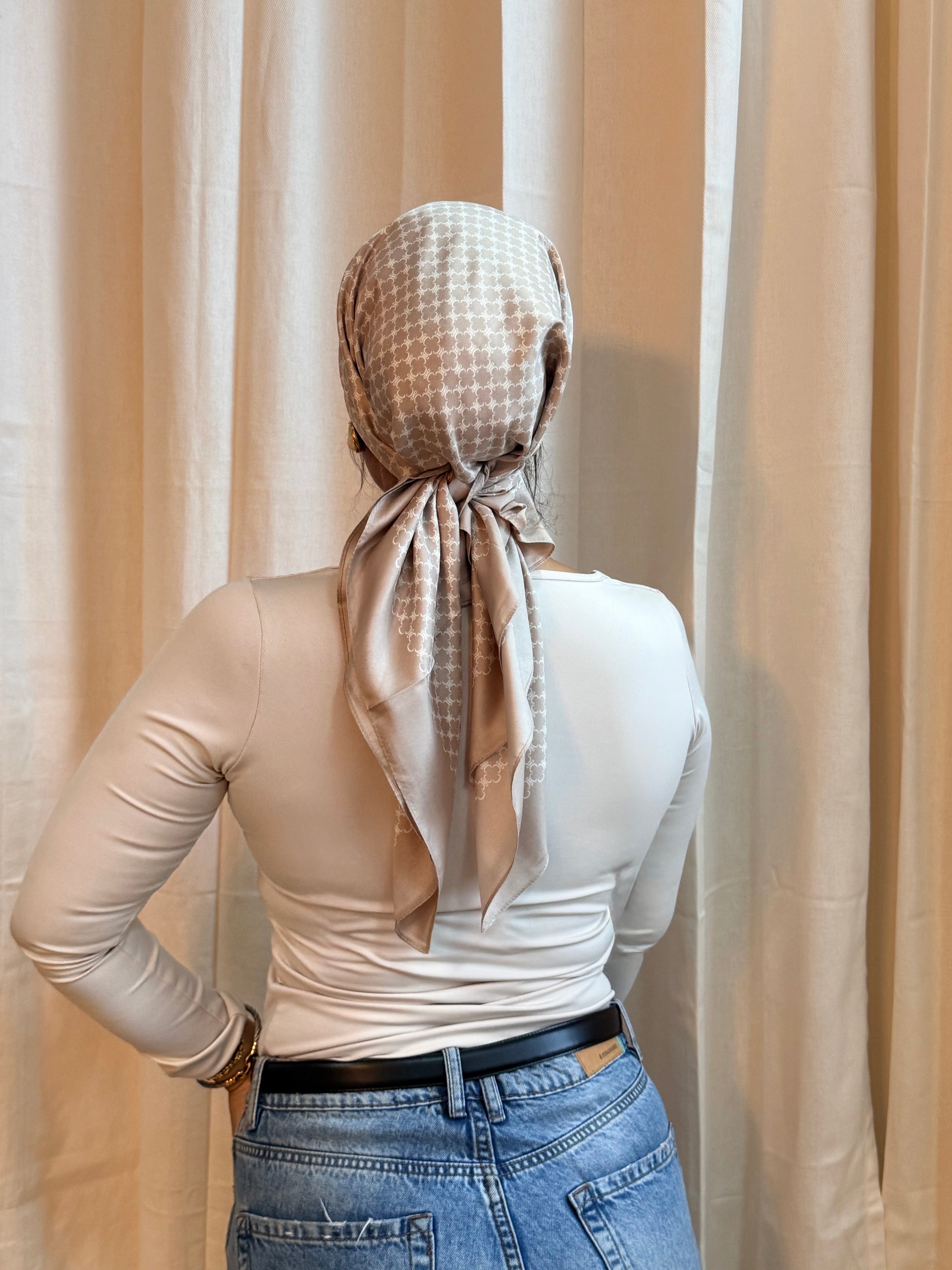 Petit carré Célia beige